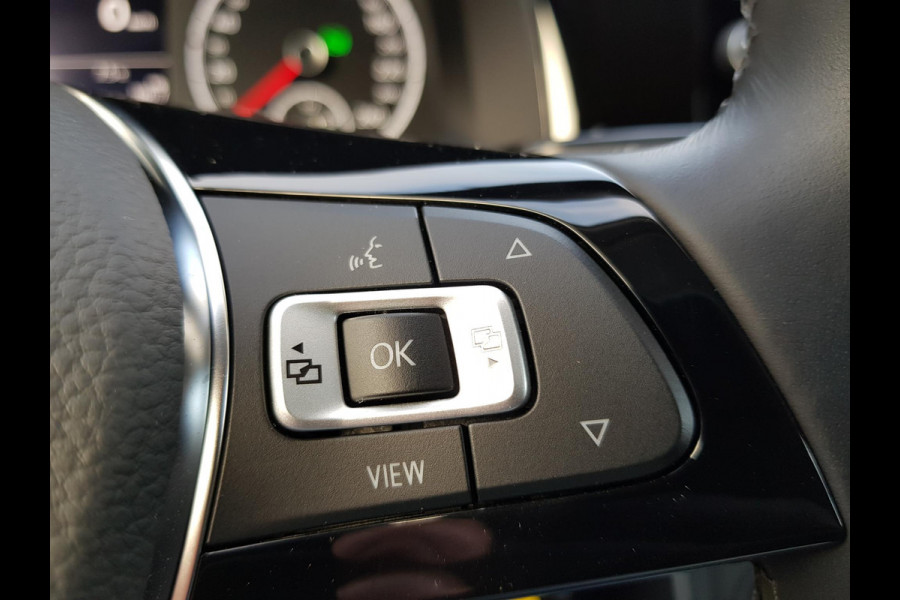 Volkswagen Polo 1.0 TSI DSG Comfortline Navigatie Airco Parkeer Sensoren Stoelverwarming Lichtmetalen Velgen Armsteun Led