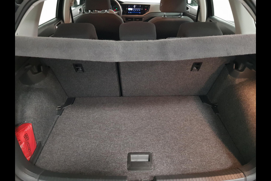 Volkswagen Polo 1.0 TSI DSG Comfortline Navigatie Airco Parkeer Sensoren Stoelverwarming Lichtmetalen Velgen Armsteun Led