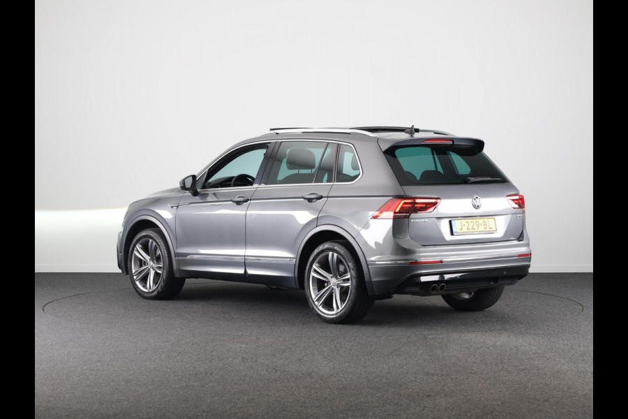 Volkswagen Tiguan 2.0 TSI 4Motion Highline Business R 190 PK | Automaat (DSG) | wegklapbare trekhaak | Panoramadak | Led | Digitaal dashboard