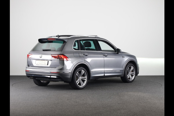 Volkswagen Tiguan 2.0 TSI 4Motion Highline Business R 190 PK | Automaat (DSG) | wegklapbare trekhaak | Panoramadak | Led | Digitaal dashboard