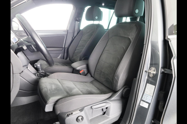 Volkswagen Tiguan 2.0 TSI 4Motion Highline Business R 190 PK | Automaat (DSG) | wegklapbare trekhaak | Panoramadak | Led | Digitaal dashboard