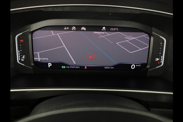 Volkswagen Tiguan 2.0 TSI 4Motion Highline Business R 190 PK | Automaat (DSG) | wegklapbare trekhaak | Panoramadak | Led | Digitaal dashboard