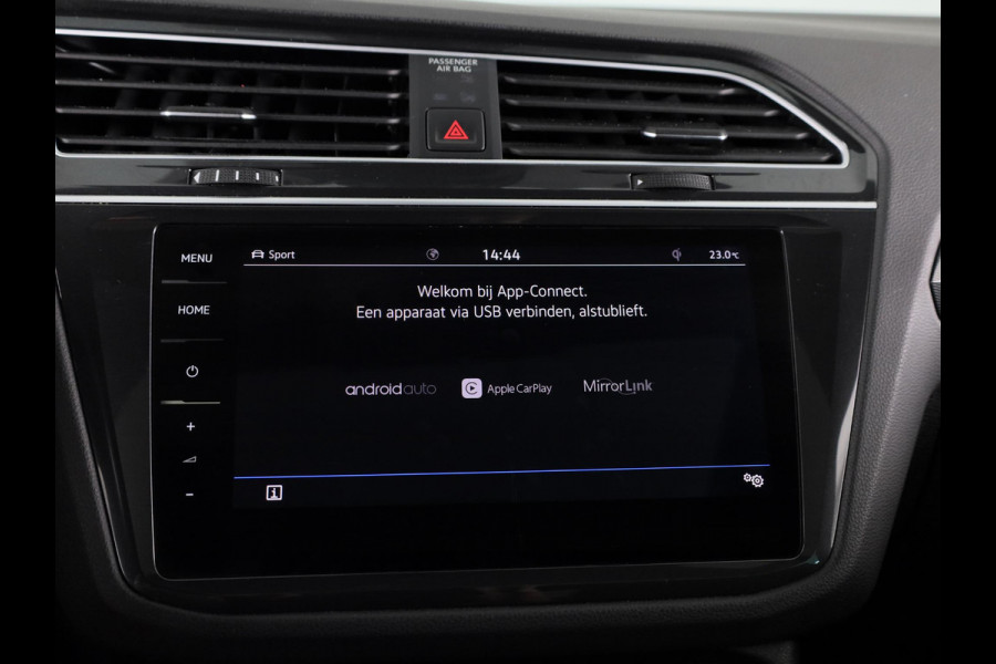 Volkswagen Tiguan 2.0 TSI 4Motion Highline Business R 190 PK | Automaat (DSG) | wegklapbare trekhaak | Panoramadak | Led | Digitaal dashboard