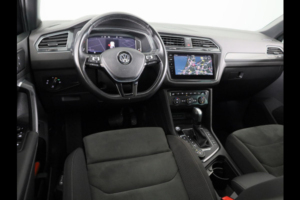 Volkswagen Tiguan 2.0 TSI 4Motion Highline Business R 190 PK | Automaat (DSG) | wegklapbare trekhaak | Panoramadak | Led | Digitaal dashboard