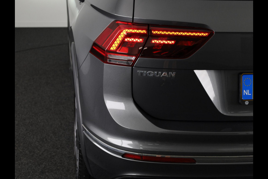 Volkswagen Tiguan 2.0 TSI 4Motion Highline Business R 190 PK | Automaat (DSG) | wegklapbare trekhaak | Panoramadak | Led | Digitaal dashboard