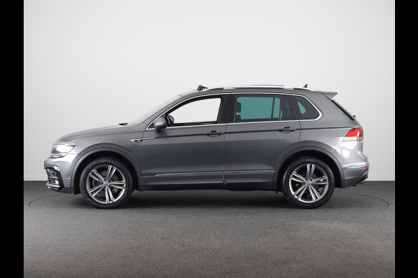 Volkswagen Tiguan 2.0 TSI 4Motion Highline Business R 190 PK | Automaat (DSG) | wegklapbare trekhaak | Panoramadak | Led | Digitaal dashboard
