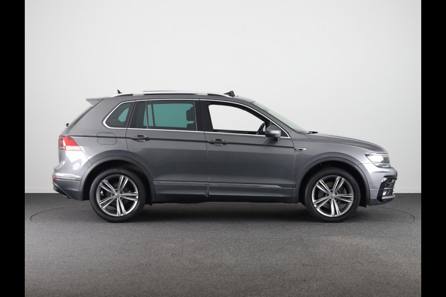 Volkswagen Tiguan 2.0 TSI 4Motion Highline Business R 190 PK | Automaat (DSG) | wegklapbare trekhaak | Panoramadak | Led | Digitaal dashboard
