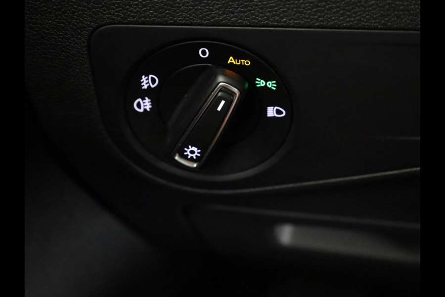 Volkswagen Tiguan 2.0 TSI 4Motion Highline Business R 190 PK | Automaat (DSG) | wegklapbare trekhaak | Panoramadak | Led | Digitaal dashboard