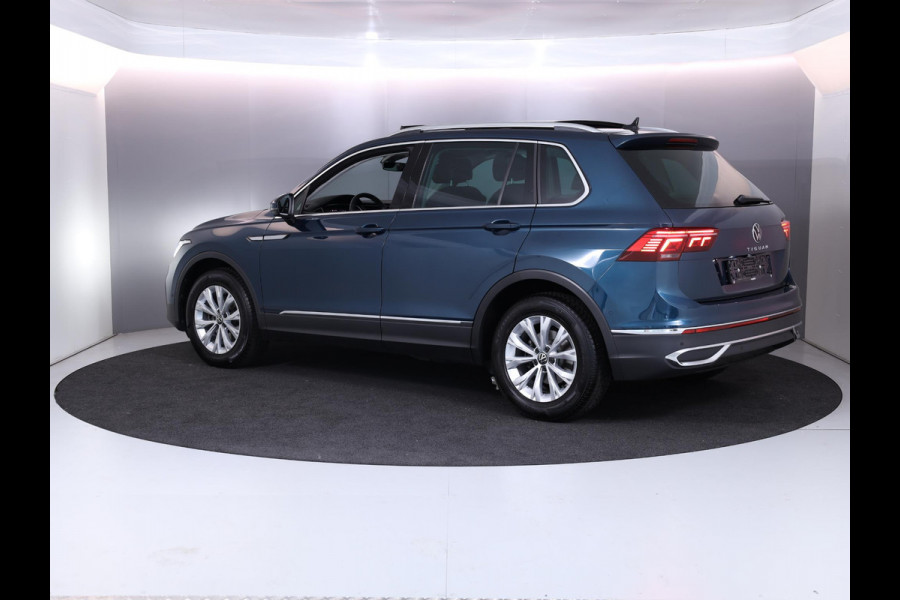 Volkswagen Tiguan 1.5 TSI Elegance 150pk DSG| Pano-dak| El.Trekhaak| 19'LM-velgen/ Alarm