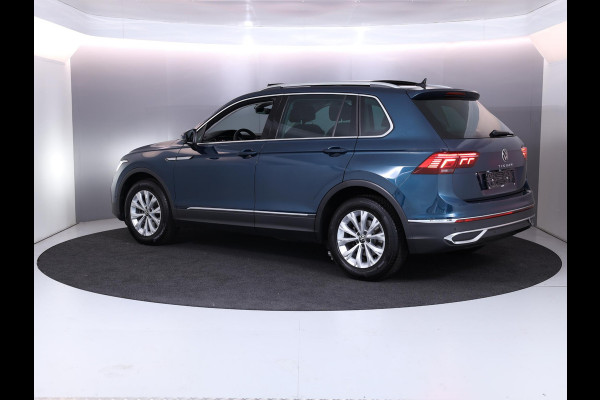 Volkswagen Tiguan 1.5 TSI Elegance 150pk DSG| Pano-dak| El.Trekhaak| 19'LM-velgen/ Alarm