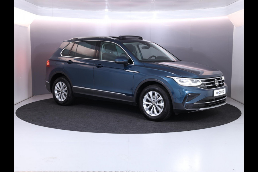 Volkswagen Tiguan 1.5 TSI Elegance 150pk DSG| Pano-dak| El.Trekhaak| 19'LM-velgen/ Alarm