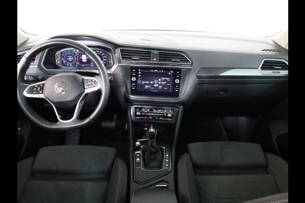 Volkswagen Tiguan 1.5 TSI Elegance 150pk DSG| Pano-dak| El.Trekhaak| 19'LM-velgen/ Alarm