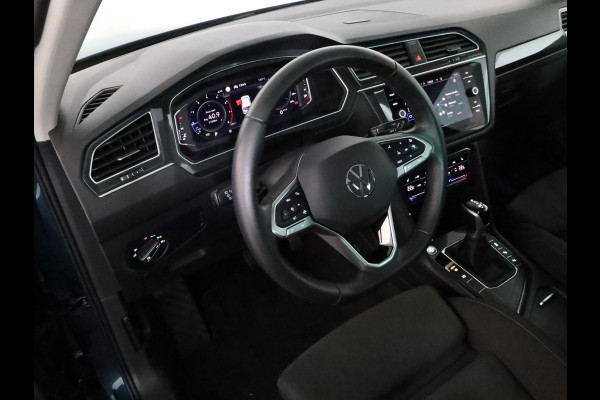 Volkswagen Tiguan 1.5 TSI Elegance 150pk DSG| Pano-dak| El.Trekhaak| 19'LM-velgen/ Alarm