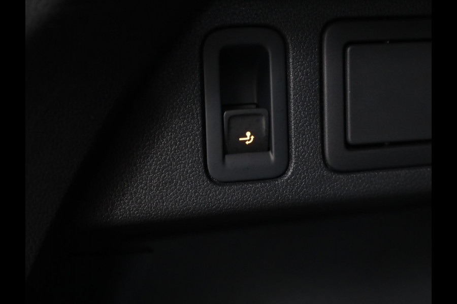 Volkswagen Tiguan 1.5 TSI Elegance 150pk DSG| Pano-dak| El.Trekhaak| 19'LM-velgen/ Alarm