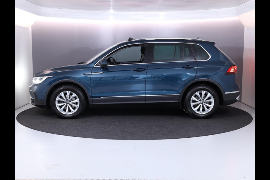 Volkswagen Tiguan 1.5 TSI Elegance 150pk DSG| Pano-dak| El.Trekhaak| 19'LM-velgen/ Alarm