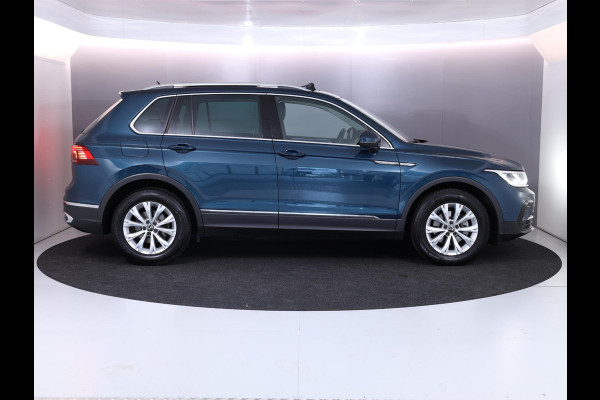 Volkswagen Tiguan 1.5 TSI Elegance 150pk DSG| Pano-dak| El.Trekhaak| 19'LM-velgen/ Alarm