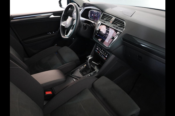 Volkswagen Tiguan 1.5 TSI Elegance 150pk DSG| Pano-dak| El.Trekhaak| 19'LM-velgen/ Alarm