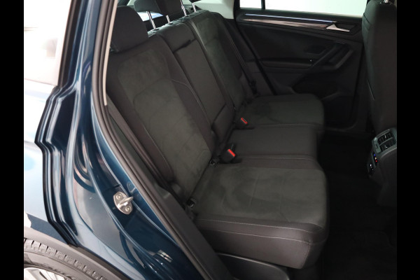 Volkswagen Tiguan 1.5 TSI Elegance 150pk DSG| Pano-dak| El.Trekhaak| 19'LM-velgen/ Alarm