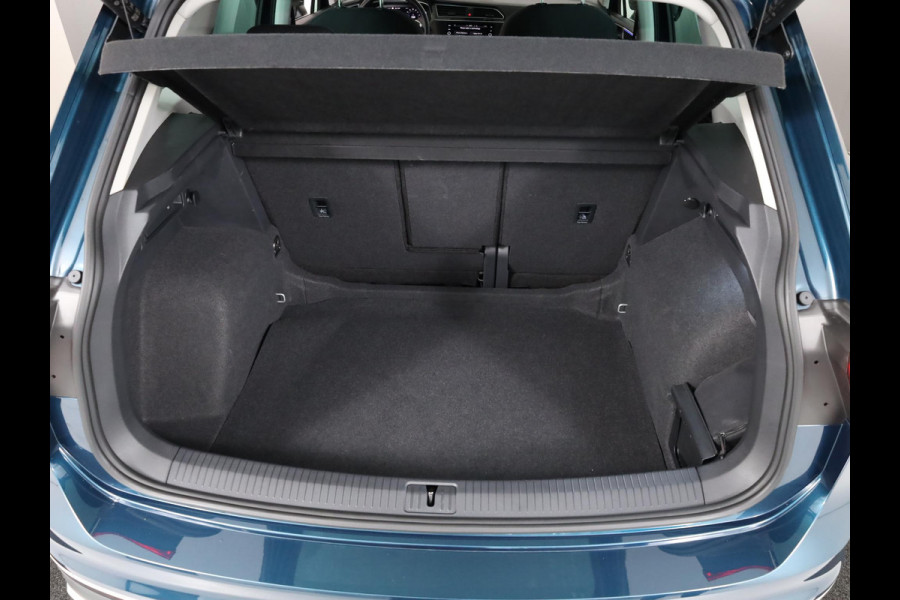 Volkswagen Tiguan 1.5 TSI Elegance 150pk DSG| Pano-dak| El.Trekhaak| 19'LM-velgen/ Alarm