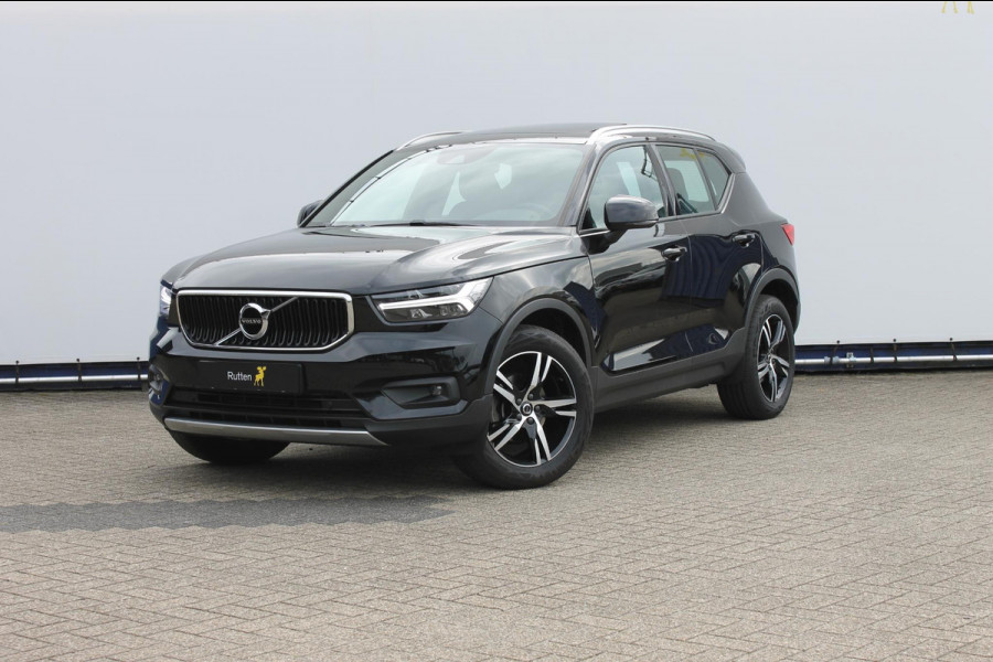 Volvo XC40 T2 129pk automaat Business Pro Adaptieve Cruise Control / Blis / Panoramisch schuif-kanteldak / Semi elektrisch wegklapbare trekhaak / Navigatie / Verwarmbare voorstoelen / Verwarmbare voorruit