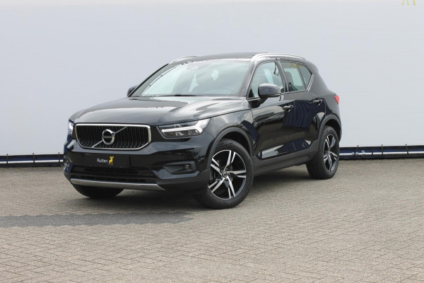 Volvo XC40 T2 129pk automaat Business Pro Adaptieve Cruise Control / Blis / Panoramisch schuif-kanteldak / Semi elektrisch wegklapbare trekhaak / Navigatie / Verwarmbare voorstoelen / Verwarmbare voorruit