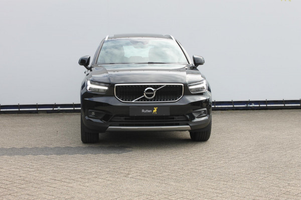 Volvo XC40 T2 129pk automaat Business Pro Adaptieve Cruise Control / Blis / Panoramisch schuif-kanteldak / Semi elektrisch wegklapbare trekhaak / Navigatie / Verwarmbare voorstoelen / Verwarmbare voorruit
