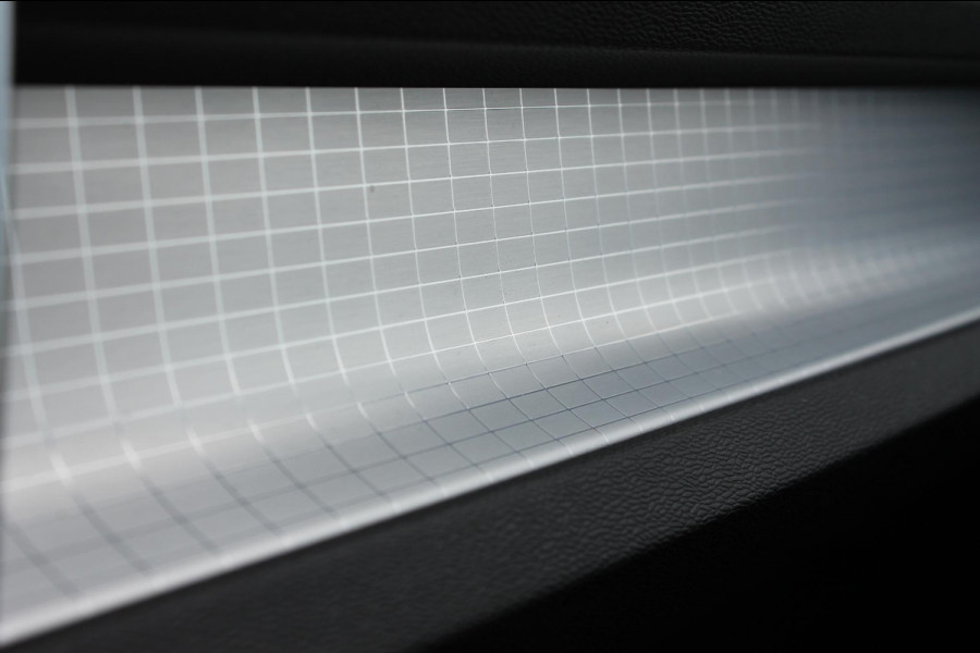Volvo XC40 T2 129pk automaat Business Pro Adaptieve Cruise Control / Blis / Panoramisch schuif-kanteldak / Semi elektrisch wegklapbare trekhaak / Navigatie / Verwarmbare voorstoelen / Verwarmbare voorruit