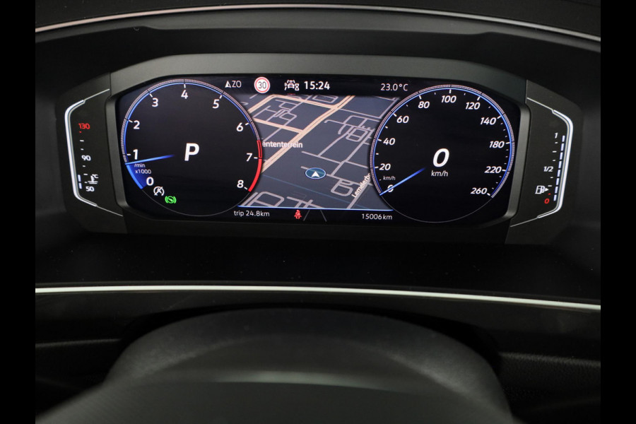 Volkswagen Tiguan 1.5 TSI R-Line Business 150 pk Automaat (DSG) | Verlengde garantie | Navigatie | Panoramadak | Elektr. trekhaak | Parkeersensoren (Park assist) | Achteruitrijcamera | Stoelverwarming |