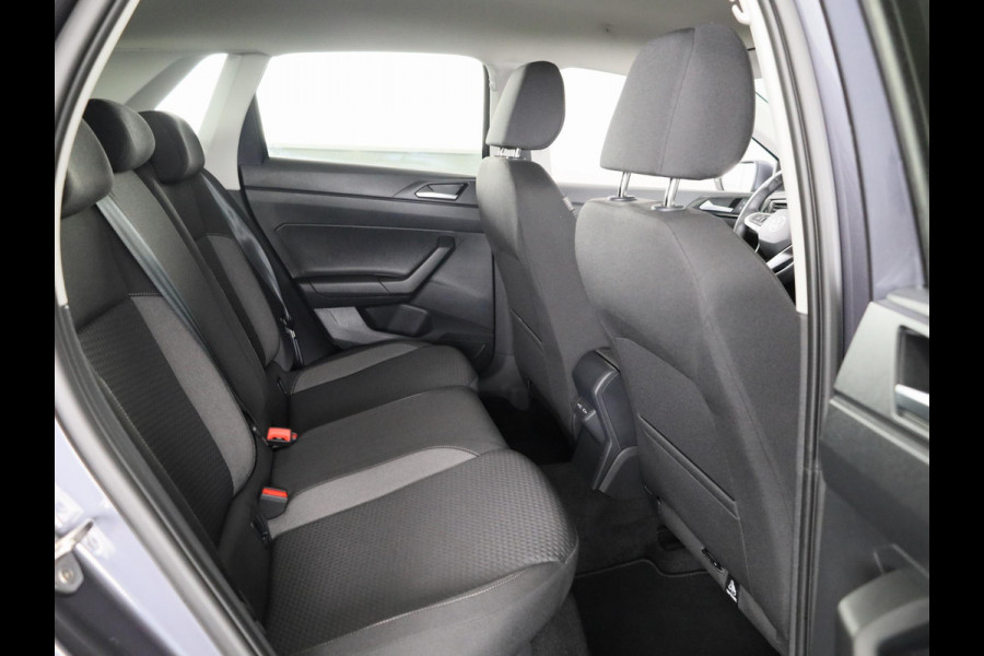 Volkswagen Polo 1.0 TSI Life Edition 95 pk Automaat (DSG) | Verlengde garantie | Navigatie via App | Parkeersensoren achter | Achteruitrijcamera | Adaptieve cruise control |