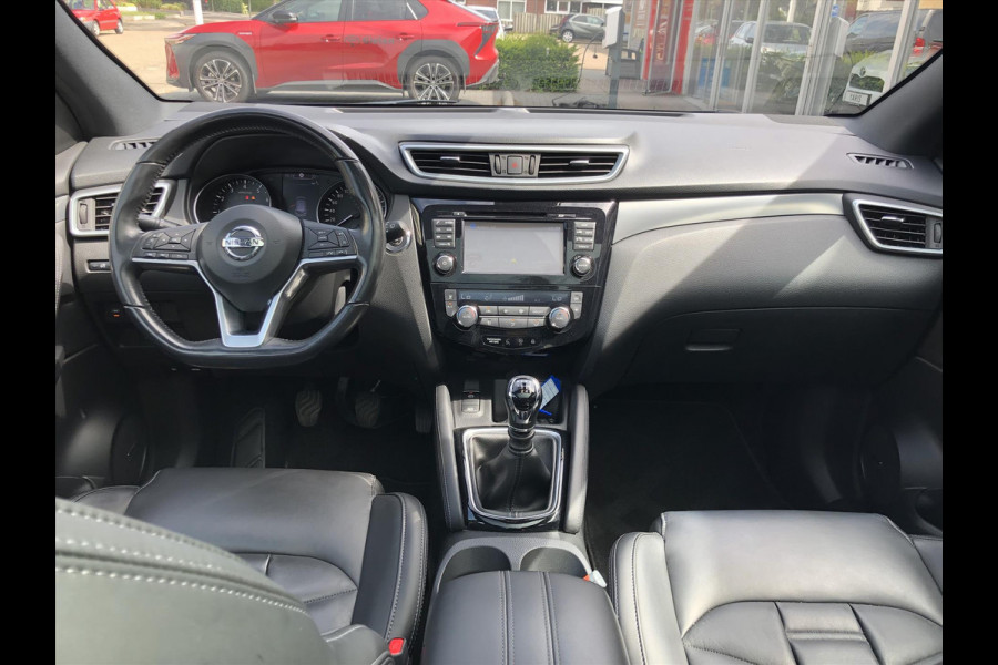 Nissan QASHQAI 1.2 DIG-T Tekna+ | Eerste eigenaar, Trekhaak, Bose, 360 Camera, Leer, Stoelverwarming, LED, Panoramadak, Navigatie