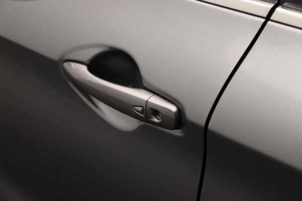 Nissan QASHQAI 1.2 N-Connecta Navigatie Rondomzicht/Camera