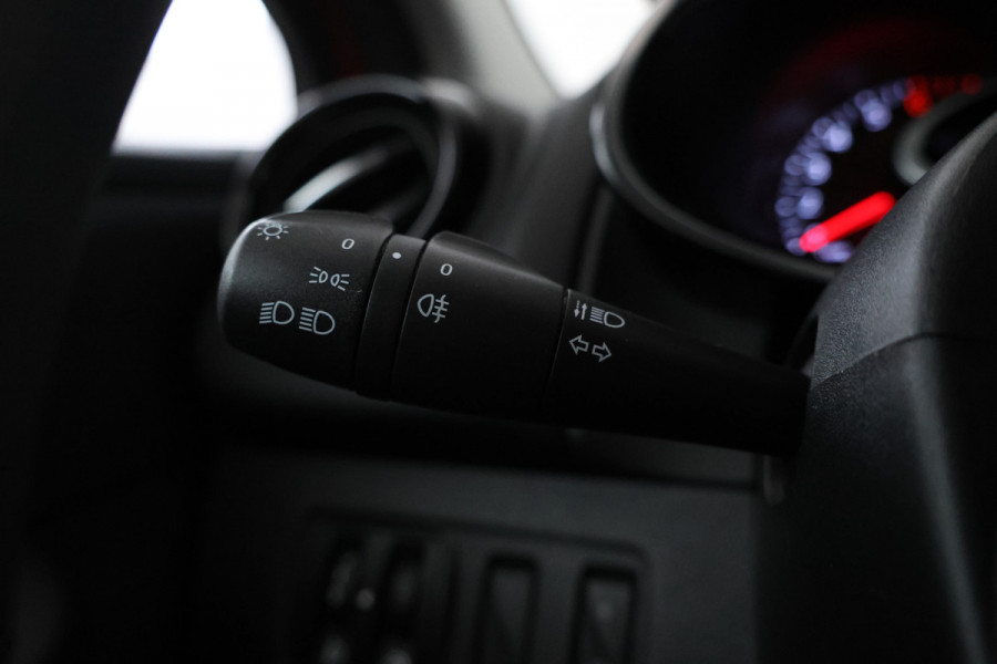 Renault Clio 0.9 TCe Zen Airco, Cruise, Bluetooth, Navigatie