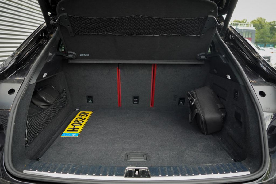 Porsche Cayenne Coupé 3.0 / Pano / 18-Voudig / NL Auto / Incl BTW / 22'' / Sportuitlaat