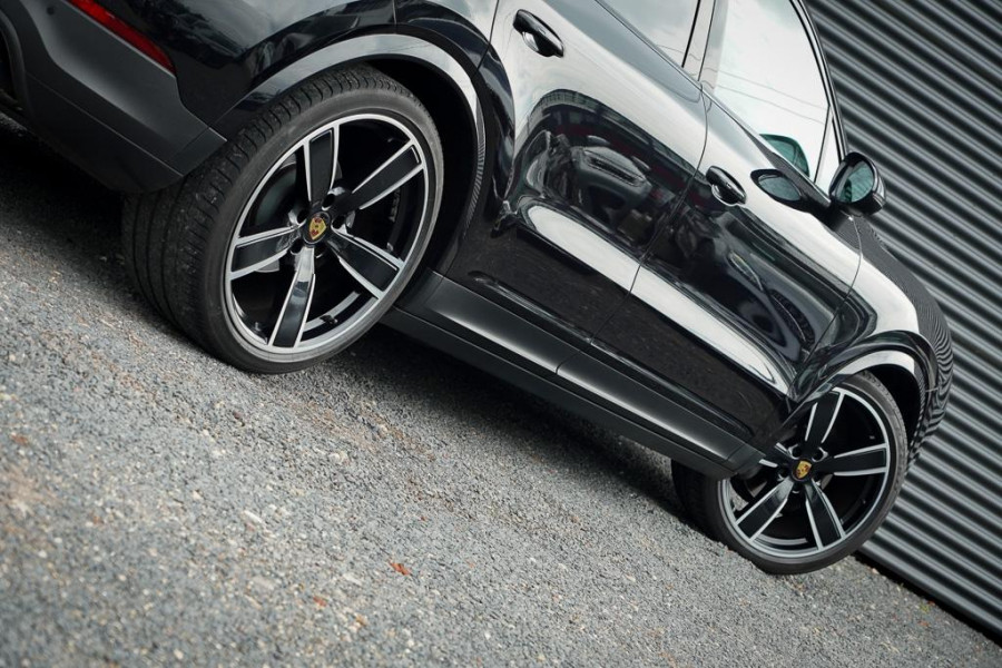 Porsche Cayenne Coupé 3.0 / Pano / 18-Voudig / NL Auto / Incl BTW / 22'' / Sportuitlaat