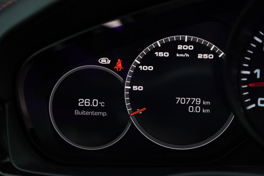 Porsche Cayenne Coupé 3.0 / Pano / 18-Voudig / NL Auto / Incl BTW / 22'' / Sportuitlaat