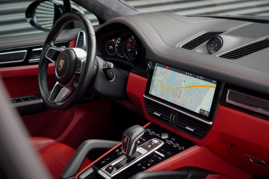 Porsche Cayenne Coupé 3.0 / Pano / 18-Voudig / NL Auto / Incl BTW / 22'' / Sportuitlaat