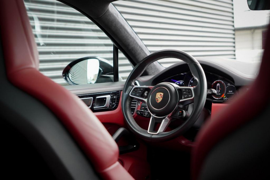 Porsche Cayenne Coupé 3.0 / Pano / 18-Voudig / NL Auto / Incl BTW / 22'' / Sportuitlaat