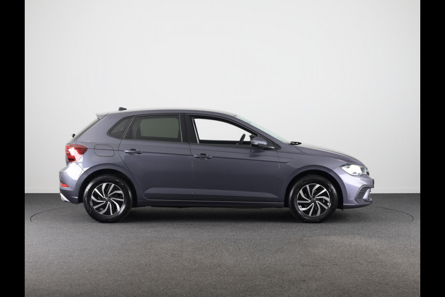 Volkswagen Polo 1.0 TSI Life Edition 95 pk Automaat (DSG) | Verlengde garantie | Navigatie via App | Parkeersensoren achter | Achteruitrijcamera | Adaptieve cruise control |