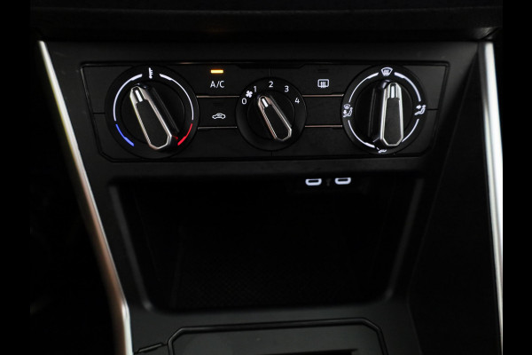 Volkswagen Polo 1.0 TSI Life Edition 95 pk Automaat (DSG) | Verlengde garantie | Navigatie via App | Parkeersensoren achter | Achteruitrijcamera | Adaptieve cruise control |