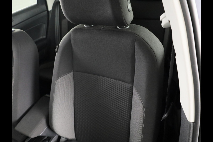 Volkswagen Polo 1.0 TSI Life Edition 95 pk Automaat (DSG) | Verlengde garantie | Navigatie via App | Parkeersensoren achter | Achteruitrijcamera | Adaptieve cruise control |