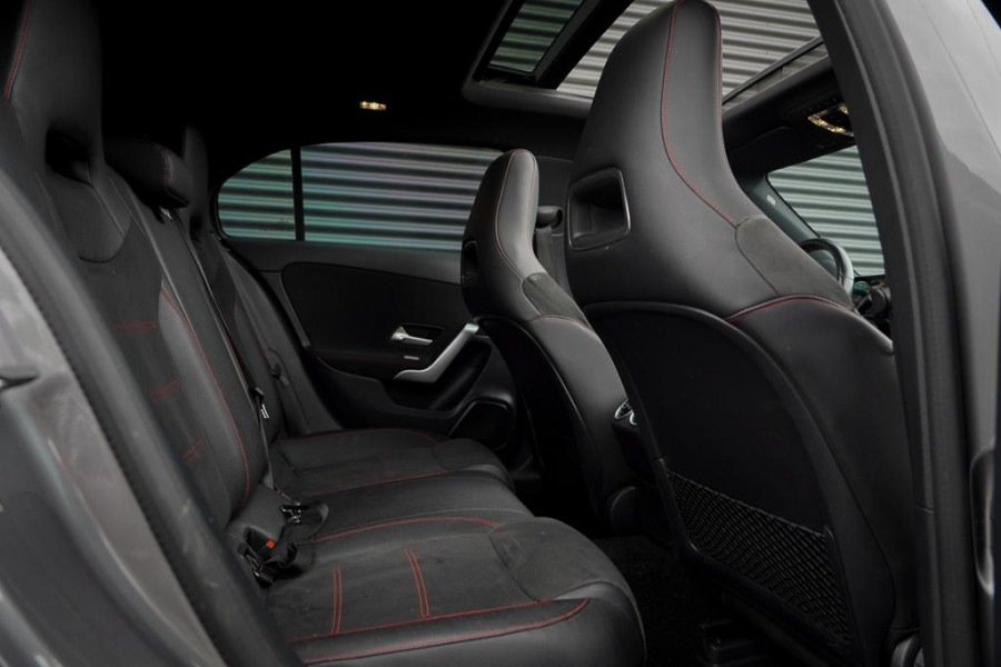 Mercedes-Benz A-Klasse 200 Business Solution AMG / Pano / Stoelverwarming