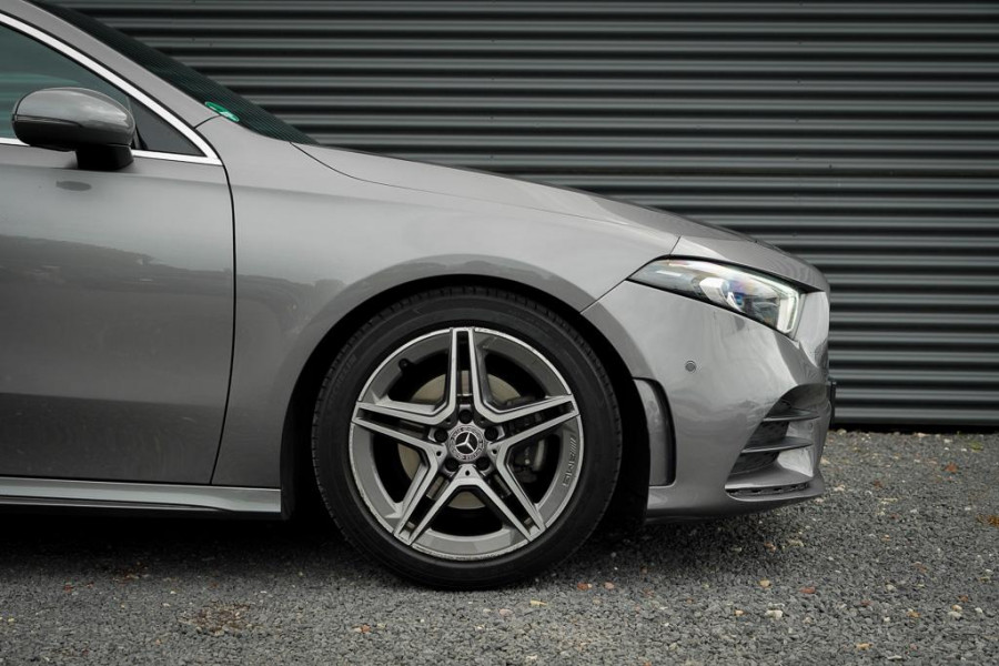Mercedes-Benz A-Klasse 200 Business Solution AMG / Pano / Stoelverwarming
