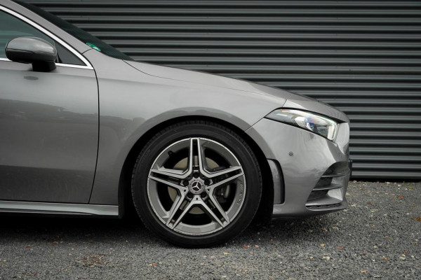 Mercedes-Benz A-Klasse 200 Business Solution AMG / Pano / Stoelverwarming