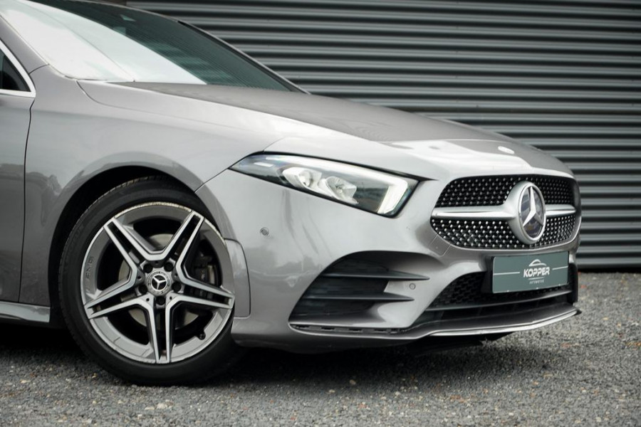 Mercedes-Benz A-Klasse 200 Business Solution AMG / Pano / Stoelverwarming
