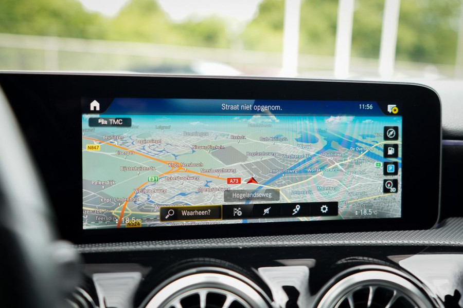 Mercedes-Benz A-Klasse 200 Business Solution AMG / Pano / Stoelverwarming