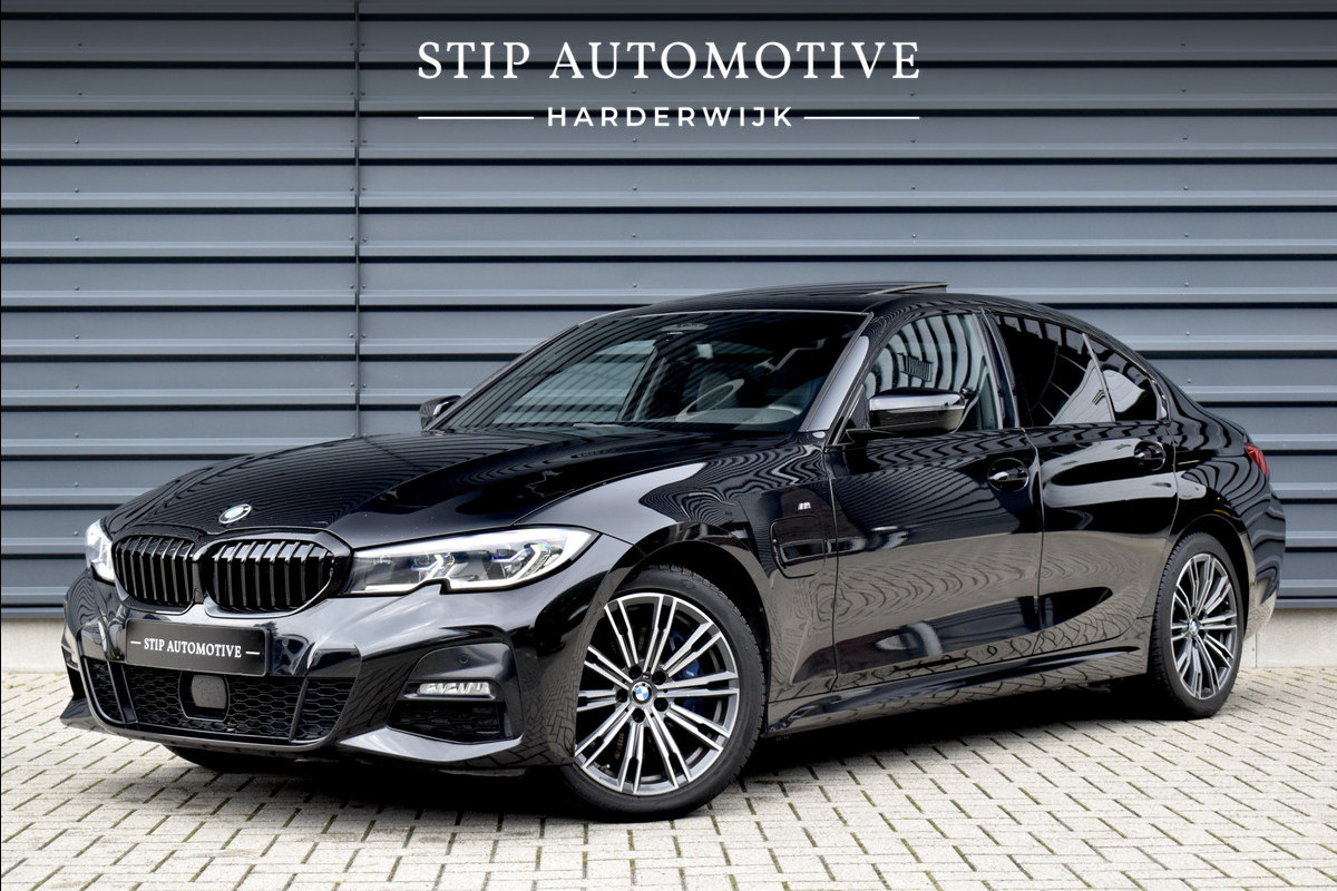 BMW 3 Serie 330e High Executive M Sport | Schuif/Kanteldak | ACC | Laser Light | Memory | Head-Up | Adaptief Onderstel |