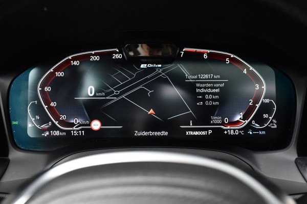 BMW 3 Serie 330e High Executive M Sport | Schuif/Kanteldak | ACC | Laser Light | Memory | Head-Up | Adaptief Onderstel |