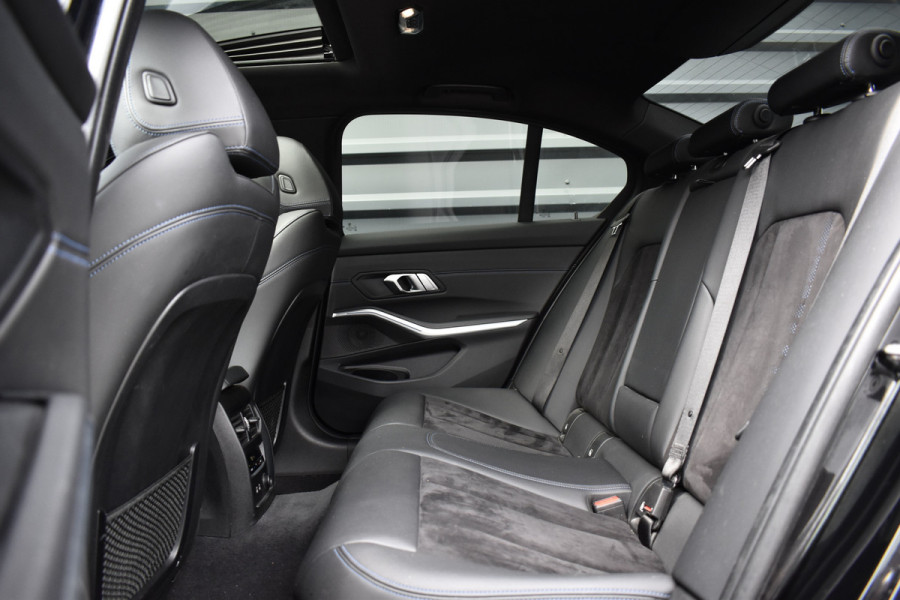 BMW 3 Serie 330e High Executive M Sport | Schuif/Kanteldak | ACC | Laser Light | Memory | Head-Up | Adaptief Onderstel |