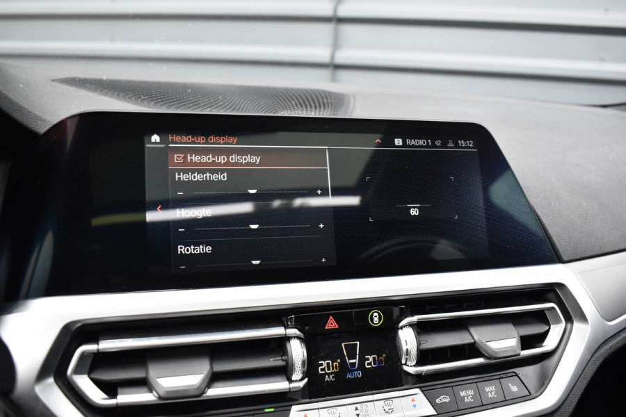 BMW 3 Serie 330e High Executive M Sport | Schuif/Kanteldak | ACC | Laser Light | Memory | Head-Up | Adaptief Onderstel |
