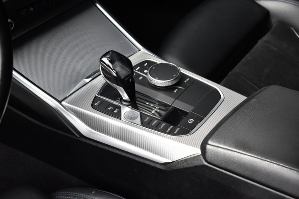 BMW 3 Serie 330e High Executive M Sport | Schuif/Kanteldak | ACC | Laser Light | Memory | Head-Up | Adaptief Onderstel |